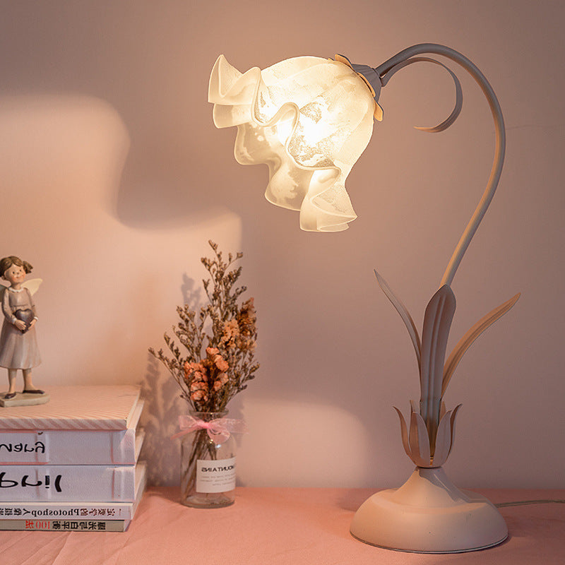 Rosée Lumineuse – Lampe évoquant la fraîcheur et la lumière du matin